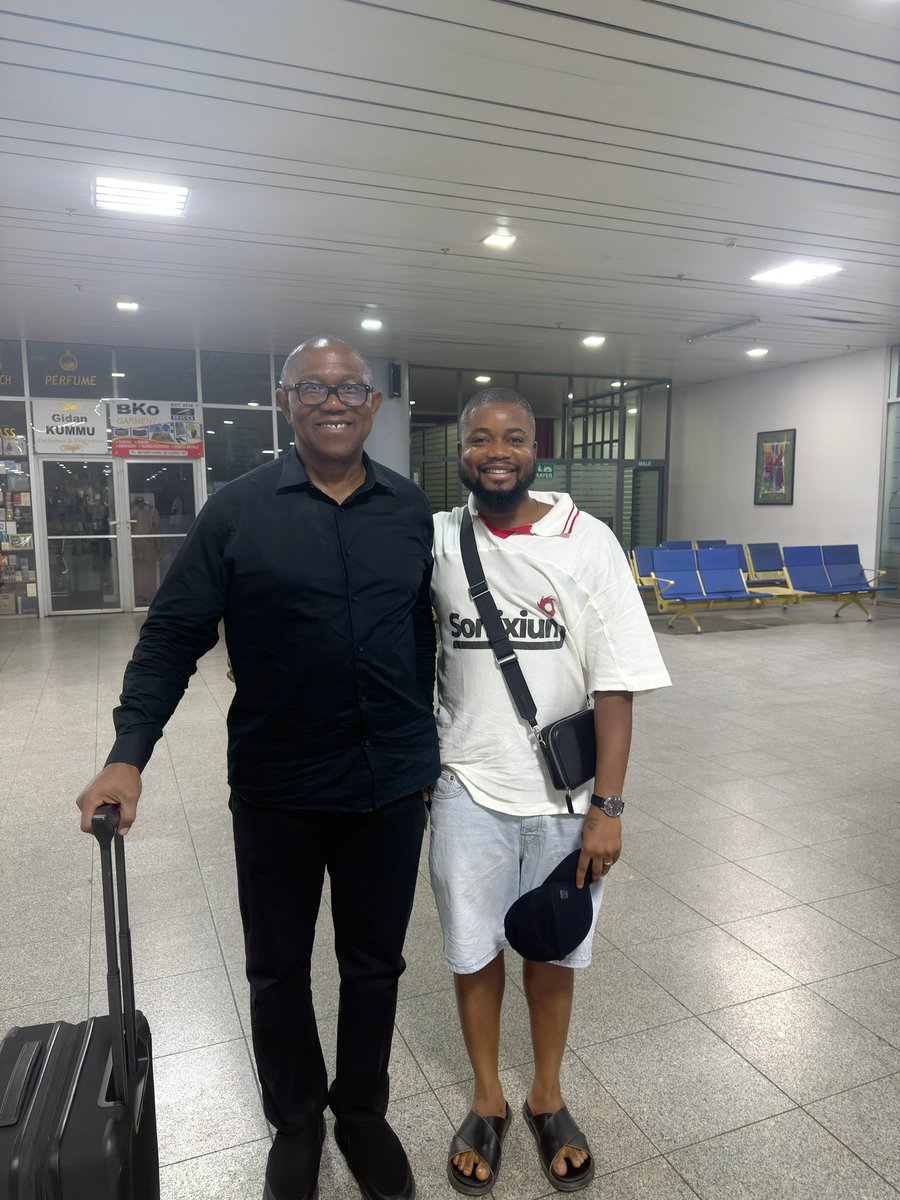 Allezamani's tweet image. I met Peter Obi at the Abuja airport today. 

Thank you @EstherUmoh10 for the picture. 🙏🏼