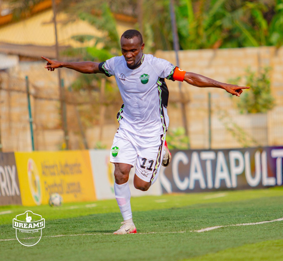 DreamsFootballC's tweet photo. John Antwi with the brace ⚽⚽🦅.
#VisionDreams
#StillBelieve☝🏾💚 | #IGWT | #GPLisBack https://t.co/cEipS23KFn