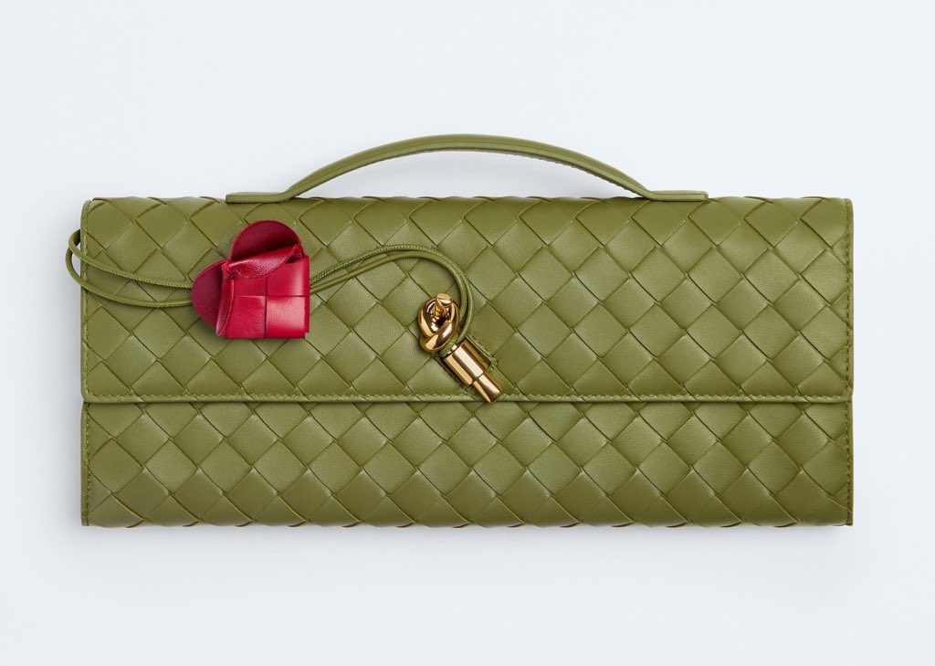 sass•hion tweet media