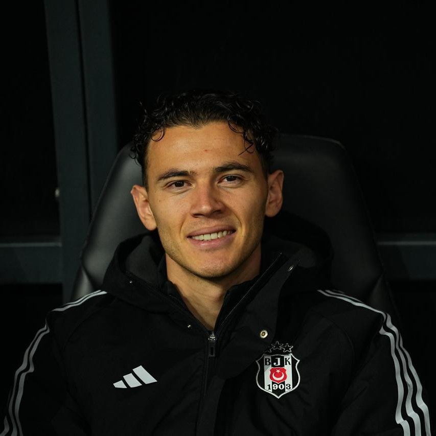 Futbolda böyle şeyler olur oyuna girer girmez yaptığın o asist yeter. 

Yanındayız Asllani.