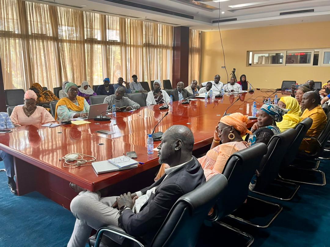 isocml's tweet photo. #SENUMA
#Masterclass_2esession: Le double visage du Deepfake et le Fact-Checking
Dernière session de la journée, animée par M. Tiemoko SIDIBÉ, PDG de #1SIMPLE1 du Groupe Nyeta.
L’#IA générative créatif et son danger pour l’information, illustré par le phénomène du #Deepfake. https://t.co/6azhCjS8P0