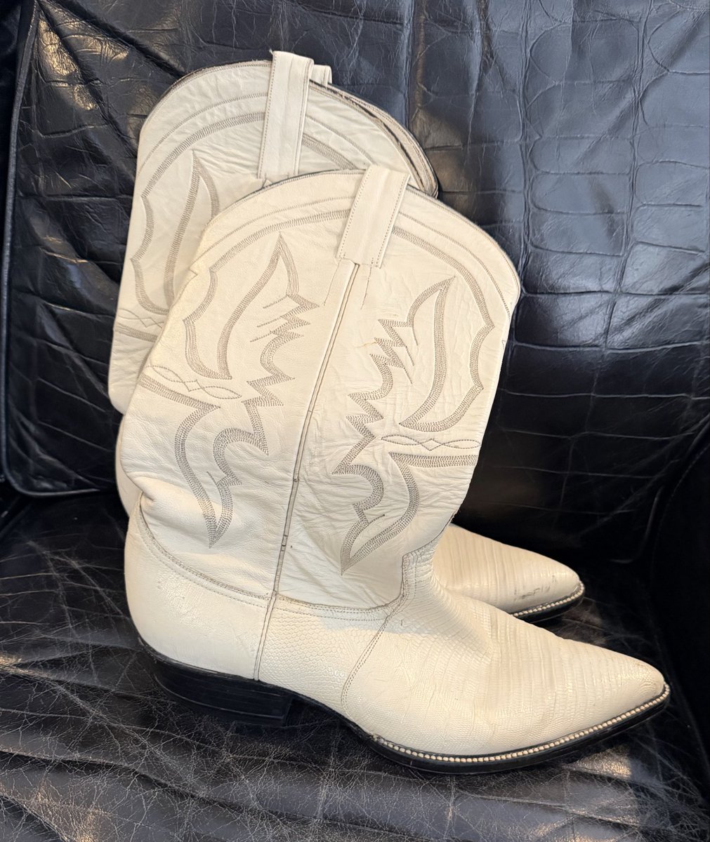 Busting out Coach Richardsons white, lizard skin boots for the Kentucky game today. We are undefeated against Kentucky in BWA when these glorious pieces of history are in the building. Let’s keep the streak going today! WPS!