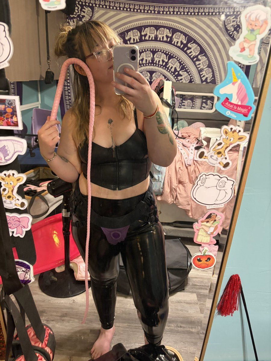 MistressRheaFemme tweet media