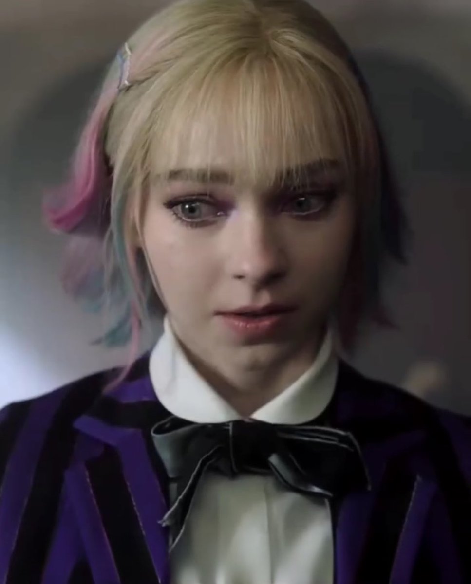 tinycheesecat's tweet photo. will never forget how people hated enid after s2 part 1 just bc she was a teenager who's always been insecure with relationships and is now getting the acceptance she's always wished for. 

god forbid a girl try to do things to continue feeling worthy of the acceptance https://t.co/wfwnCmwqcC