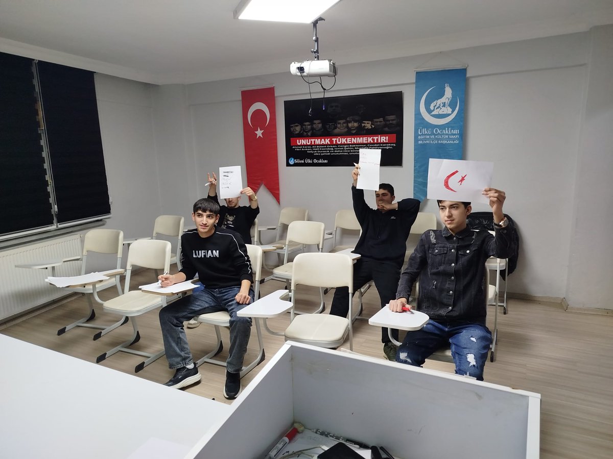 Silivri Ülkü Ocakları Olarak, Yusuf Akçura Ortaöğretim gelişim Programı Kapsamında Bilgi Yarışması Düzenledik.

<a href="/Aalparslandogan/">Alparslan DOĞAN</a> 
<a href="/istanbulocak/">İstanbul Ülkü Ocakları</a> 
<a href="/Ferhatyilmazz25/">Ferhat Yılmaz</a>