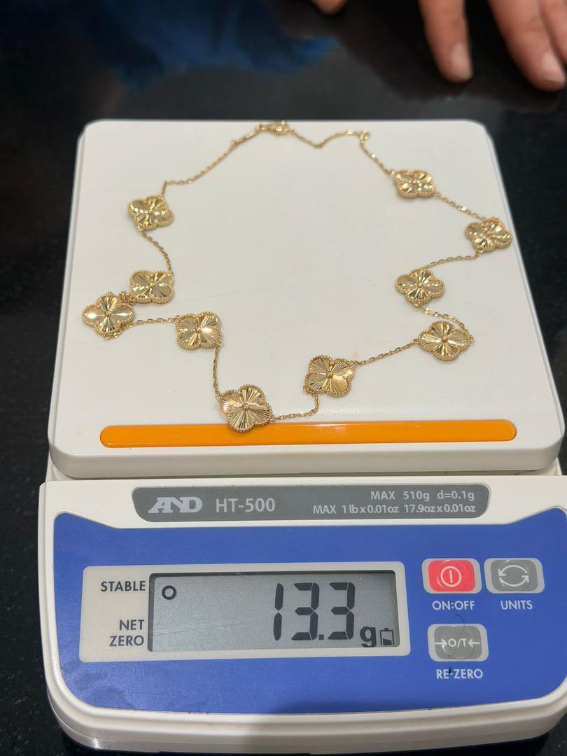 18karat solid gold Vancleef ( VCA ) neck chain with enough motifs available 💫💫

Frame 1- 1,606,000N

Frame 2- 2,926,000N

Please kindly refer , patronize and RT 🙏🏼