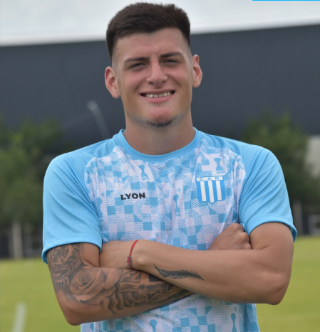 🇸🇲 "TOMÉ LA DECISIÓN RÁPIDO PORQUE QUERÍA SUMARME RÁPIDO"

🗣️ Tomas Kummer en Tercer Tiempo.

"Siempre ví #Racing y quería venir porque conozco".
"La llegada de Centurion generó una revolución en Córdoba, en su momento fue el jugador más desequilibrante de Argentina"