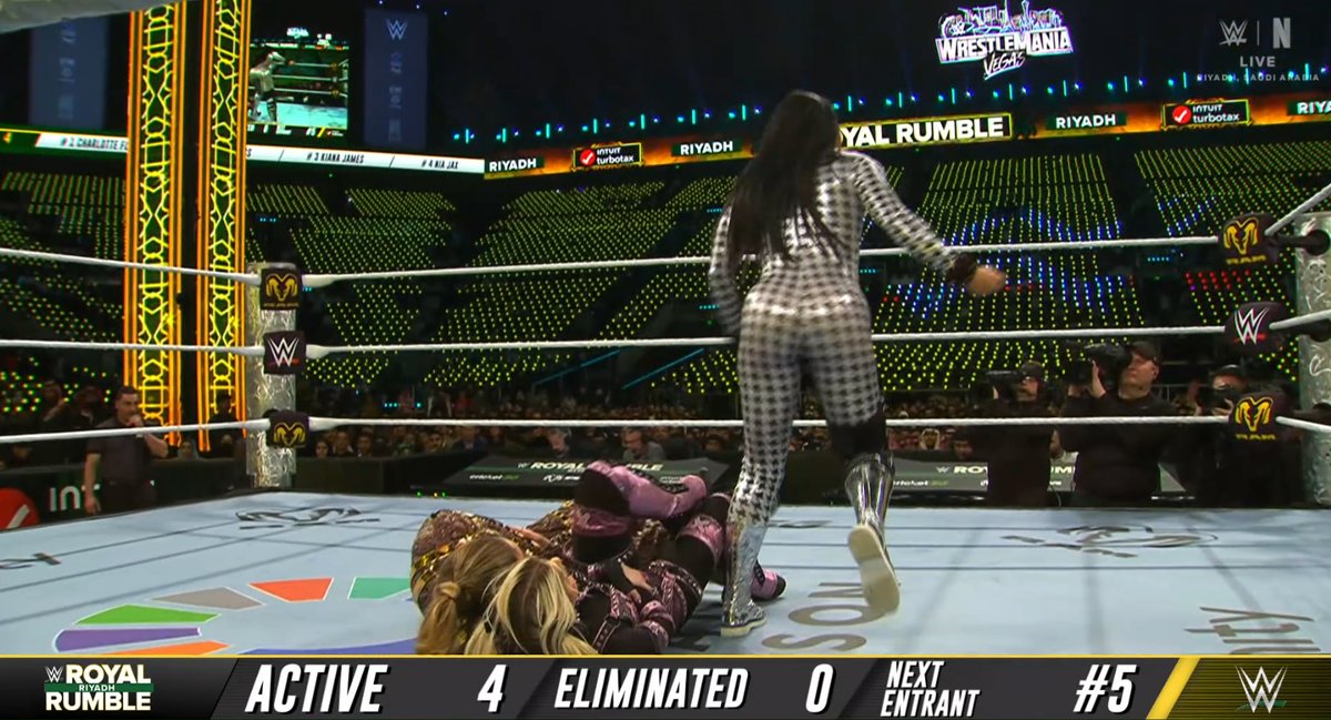 Wrestlelamia.com tweet media