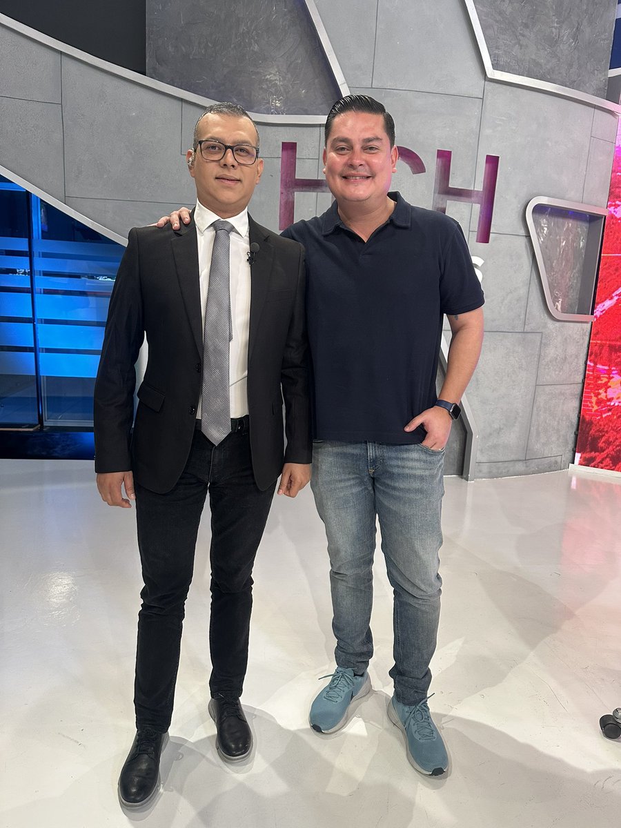 Compartiendo con los amigos un sábado lleno de trabajo y bendición