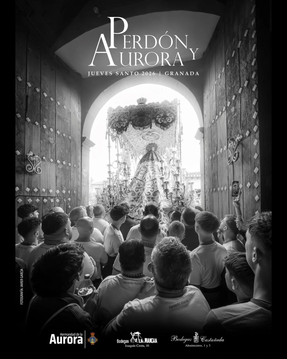 PerdonAurora's tweet photo. #PerdonyAurora2026 | Tenemos el honor de dar a conocer el cartel oficial de nuestra Estación de Penitencia del Jueves Santo 2026.

La obra es una magnífica fotografía realizada por D. Javier García, que plasma a la perfección uno de los momentos más esperados de nuestra jornada. https://t.co/Y5VcVbB6WM