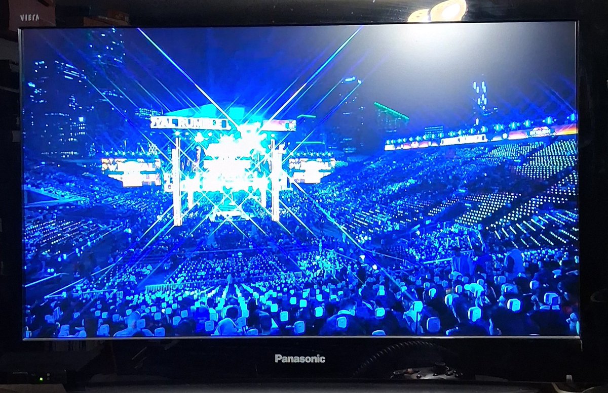 On est prêt pour le #RoyalRumble avec <a href="/CAgiusILD/">Christophe Agius</a> et <a href="/NadirMohammedi_/">Nadir Mohammedi</a> en direct sur Netflix les amis. #RoyalRumble