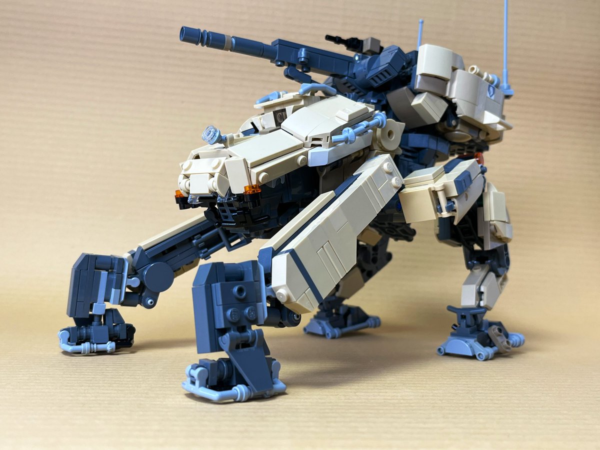 UqsDia's tweet image. 自走対戦車砲「ジャガー」

設定：存在しないRTSゲー(XBOX360/PS3/PCで発売された)に出てくる自走対戦車砲
主力戦車が700コストに対し、500コストで生産できる(兵隊は100コストだ)
防御力はいまいちだが、攻撃力はなかなかである

#LEGO
 #４脚レゴロボコンテスト