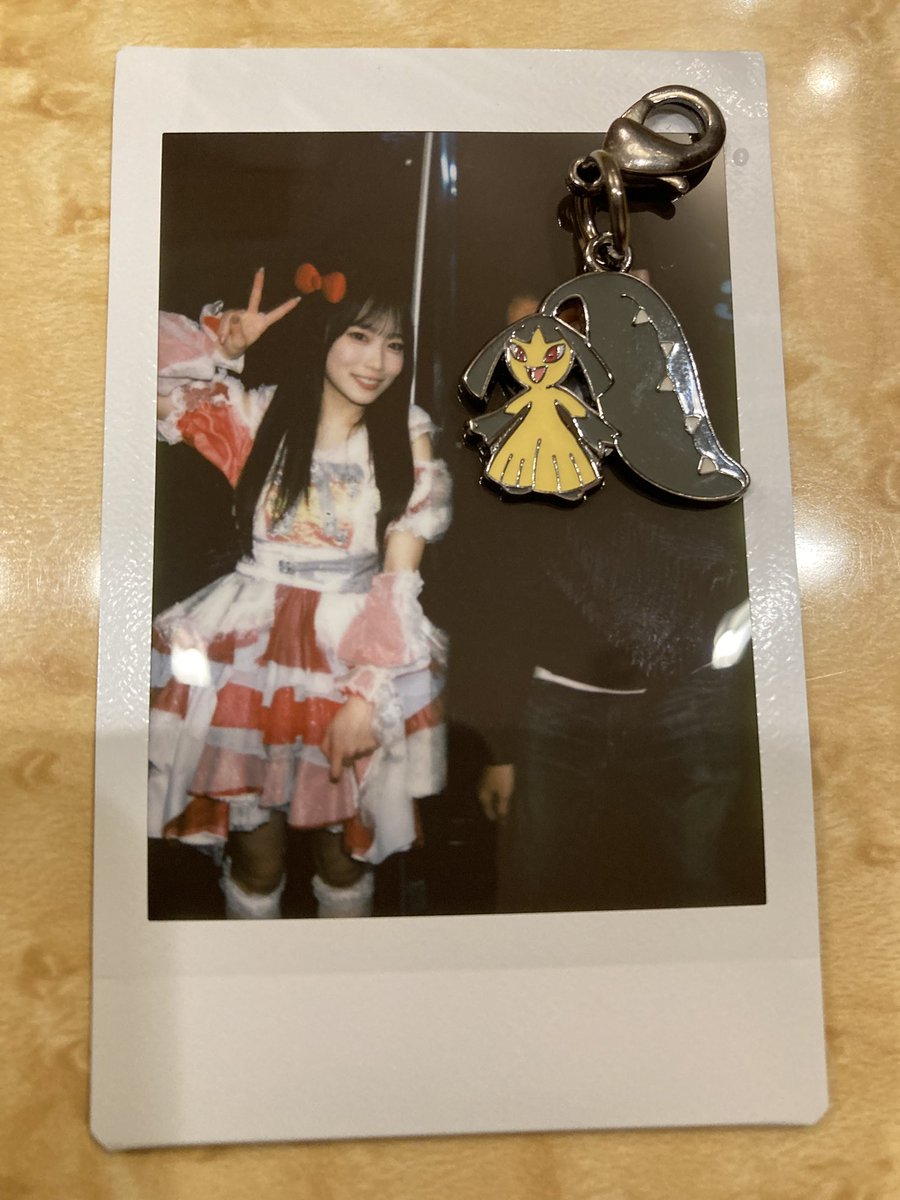 今日のチェキポスト #岸みゆ 今日も見えたって気にかけてくれる 岸みゆ