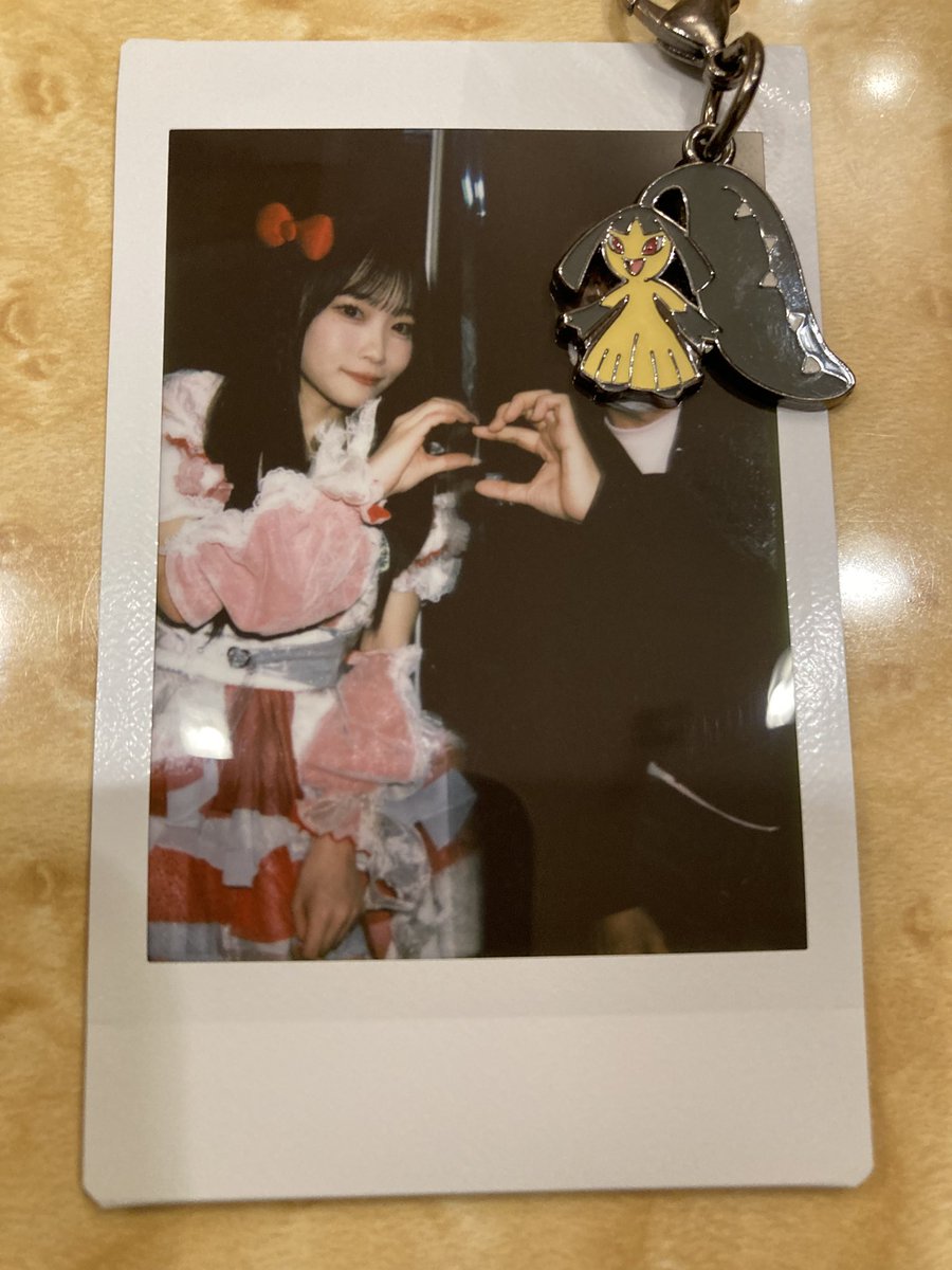 今日のチェキポスト #岸みゆ 今日も見えたって気にかけてくれる 岸みゆ