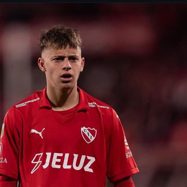 GerGarciaGrova's tweet image. 🚨Diego Tarzia se va a #Vitoria 🇧🇷.

📌#Independiente vende un 5% en US$200.000 y una obligación de compra de US$2.5M netos por un 75% más (se descuenta el cargo).

📍#CAI se quedaría con un 20%, marca @Mati_Martinez