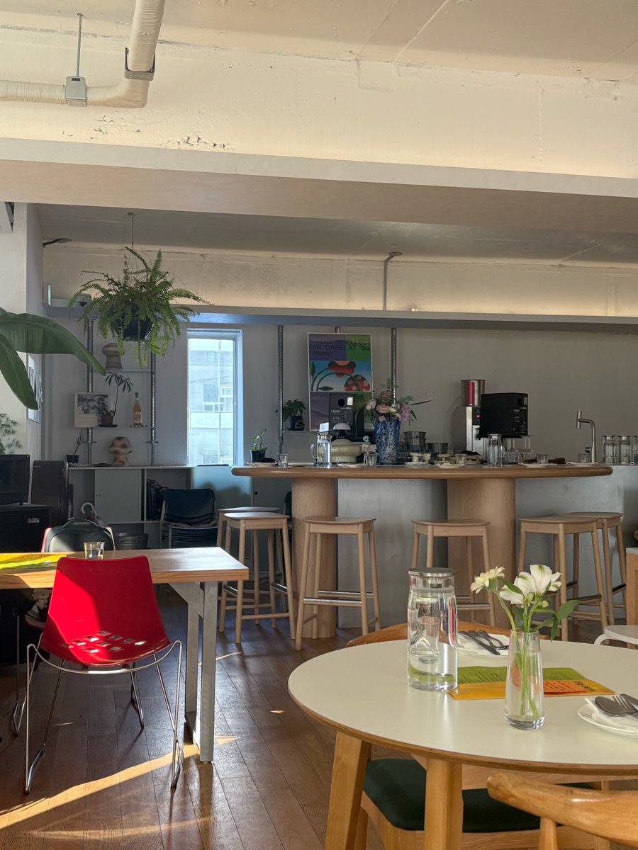 ninicrease's tweet image. #블루레이디 #블루레이디트친소 #블루레이디_트친소

고민 끝에 블루레이디를 하고 왔습니다💙

취향에 맞는 예쁘고 좋은 장소들을 공유합니다.
혼자서 카페에서 작업하러 다니기를 좋아합니다🫶🏻
일상 그리고 카페/디자인/뷰티/주식 등 관심이 많아요.

저의 소중한 트친을 찾습니다.! 
멘션