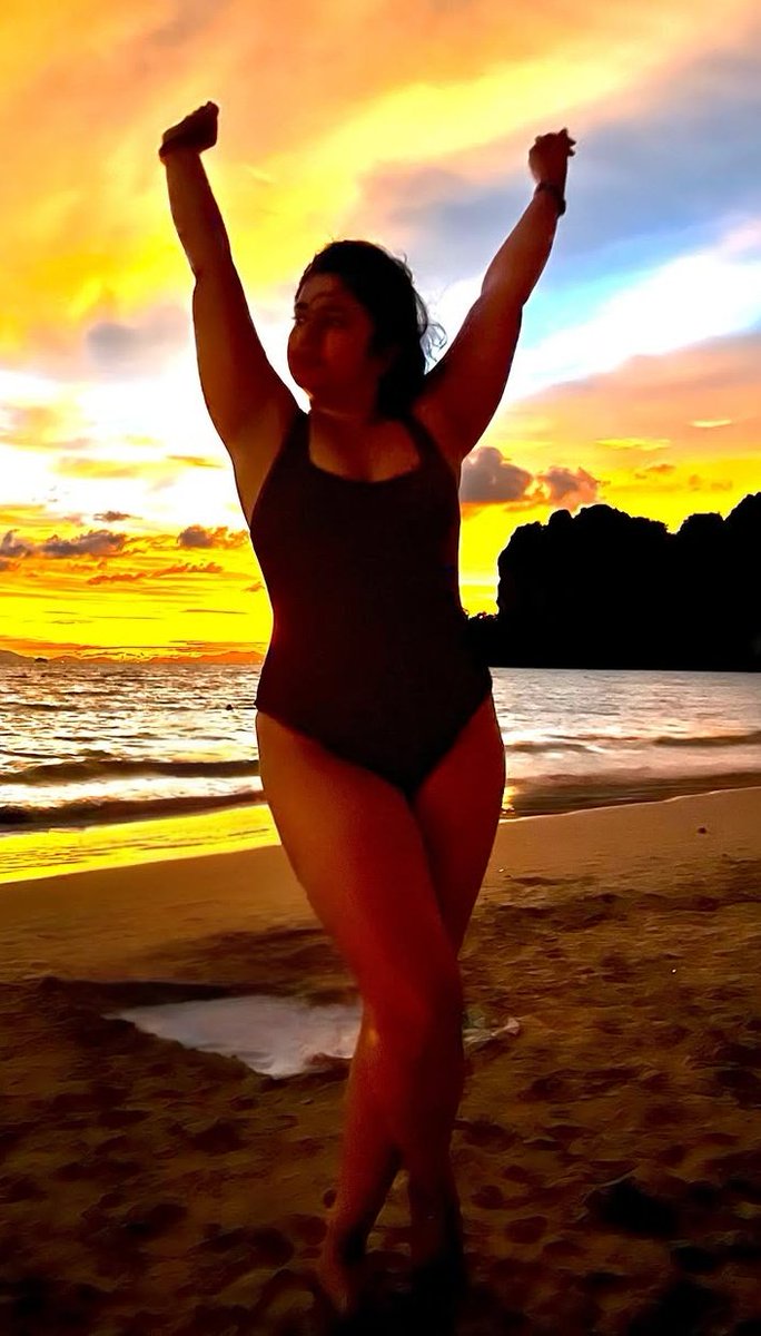 Poonam Bajwa🏀🏈🏉👙🔥🙈
#PoonamBajwa #Poonam