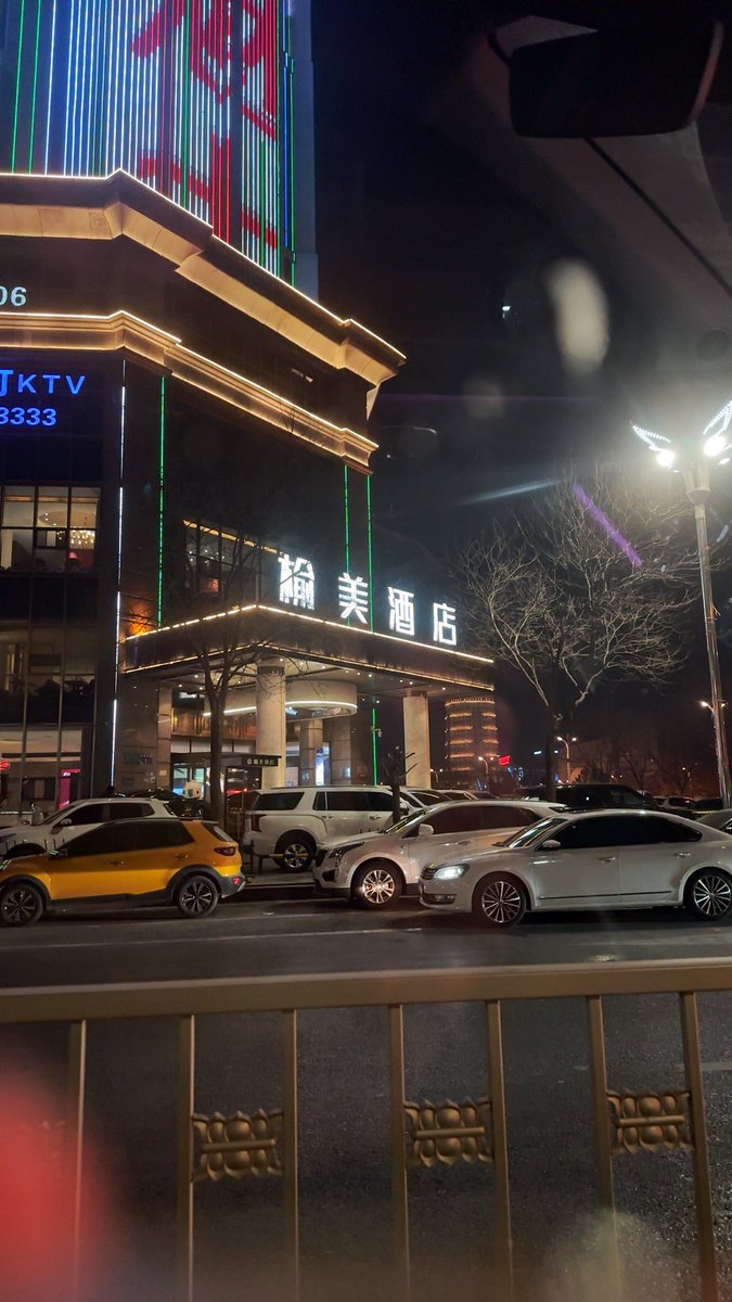 Linchenchen0's tweet photo. 今日战况：榆美 来出差的姐 聊了很久，呆了一个多小时，性格很开朗。 https://t.co/CMljbcIgQd