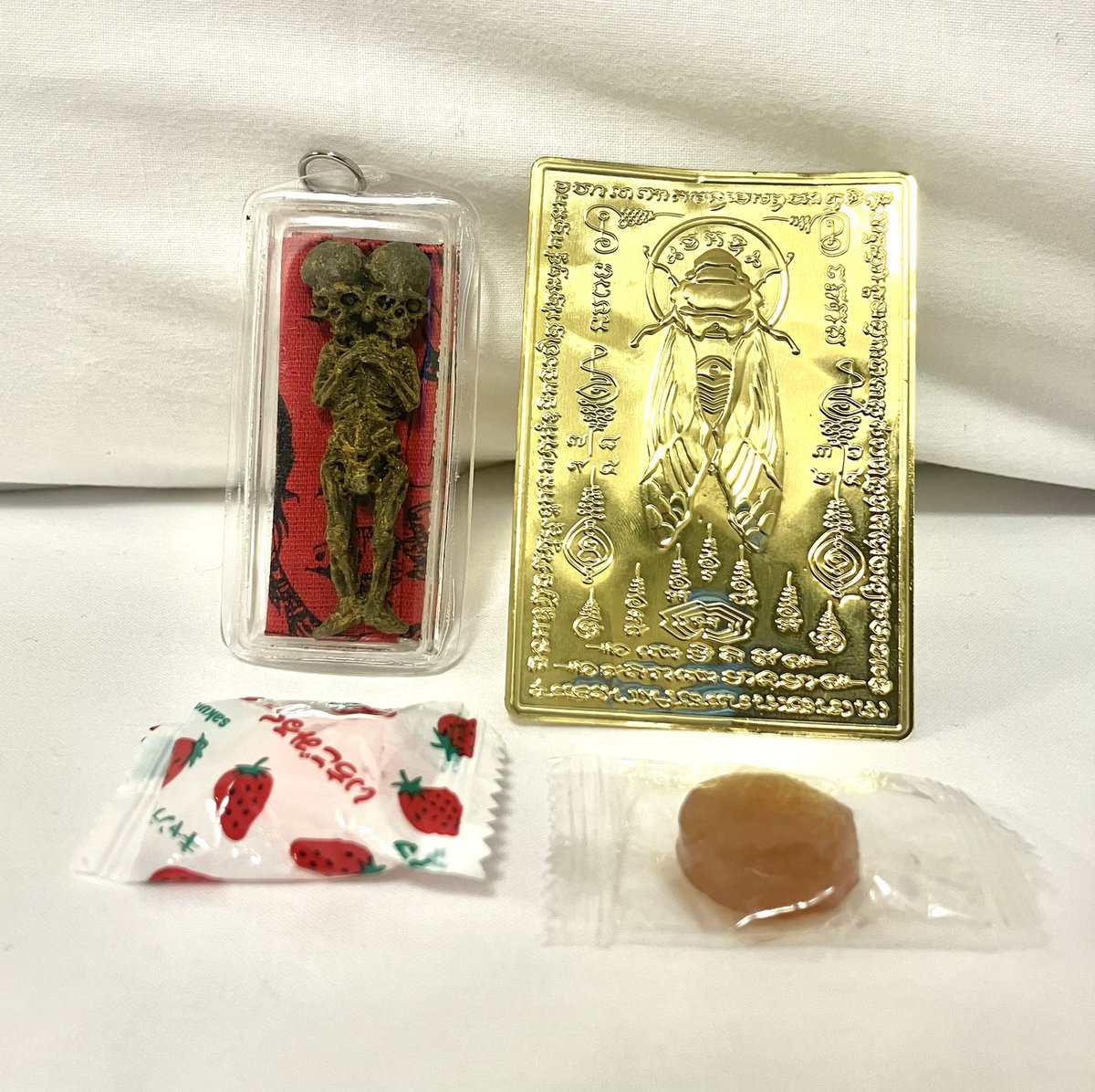 造形作家の水のさとしさん@salomechief から、タイの呪物市場で買った