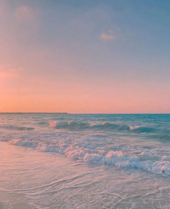 aestheticspost_'s tweet image. Ocean breeze