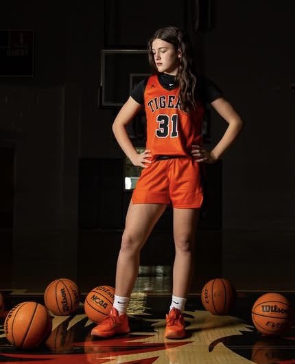 STARZ 7th GR JR EYBL 2031 5-8 G ZARAH HARDEN scored 26 Pts &amp; grabbed 16 Rebs to lead #8-ranked 1A-Meek (AL) HS to a 63-54 WIN vs 2A-Falkville (AL) HS!  Zarah is #1-ranked 2031 in Alabama!   Congrats to <a href="/ZarahHarden31/">ZarahHarden31</a>! 👏 Go STARZ!  ⭐️