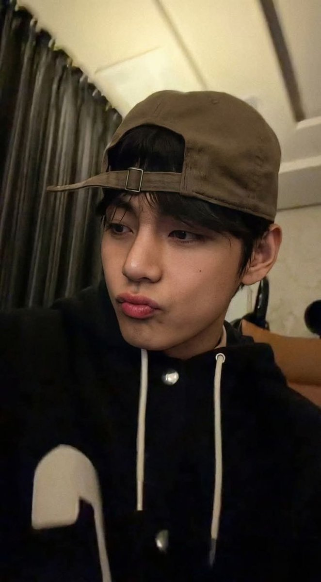 taehyung pics ✰ tweet media