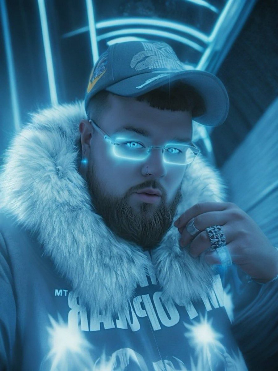 favelaoverlord's tweet image. how it feels to order in flawless Dongbei-accented Mandarin at Panda Express to the astonishment of the 17 year old Guatemelan cashier