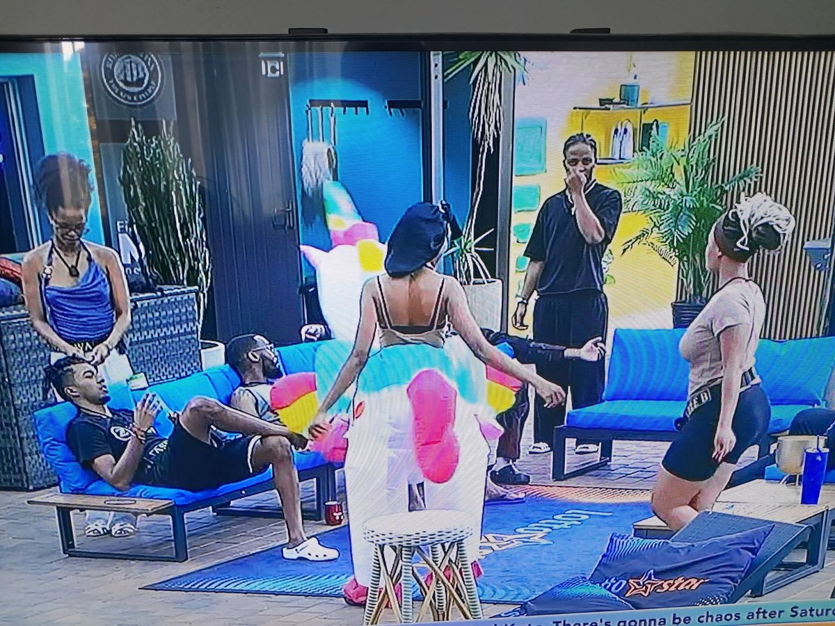 ngonichirubvu's tweet photo. 🤣🤣premium entertainment for the weekend 
Thanks Biggie for bringing Thandeka in the house

  #BBMzansiS6
#BazozwaS6 https://t.co/SmDaAcdITx
