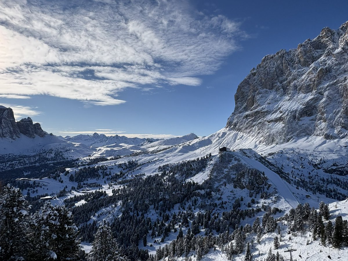 J80Michael's tweet photo. Giro dei #4passi sempre affascinante.. #altabadia #Dolomites https://t.co/Usc391EEr9