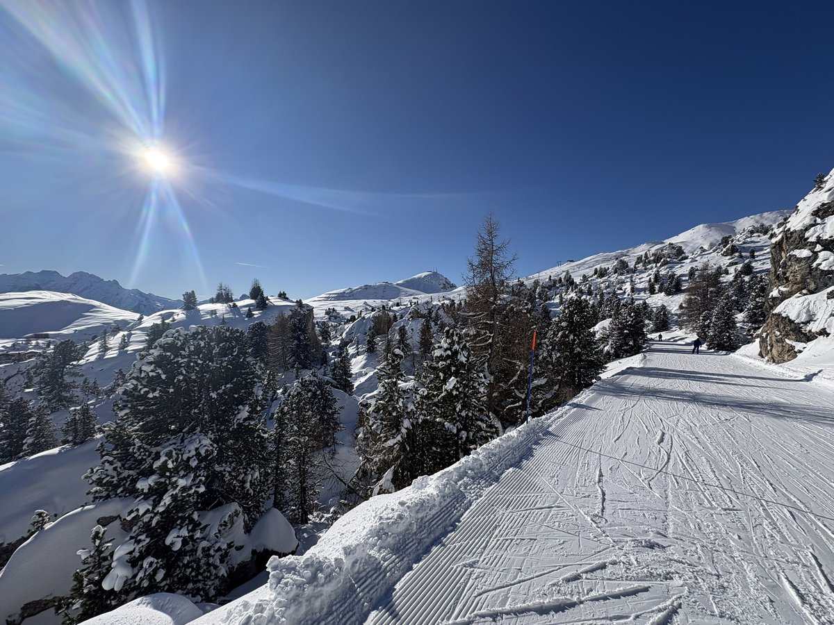 J80Michael's tweet photo. Giro dei #4passi sempre affascinante.. #altabadia #Dolomites https://t.co/Usc391EEr9