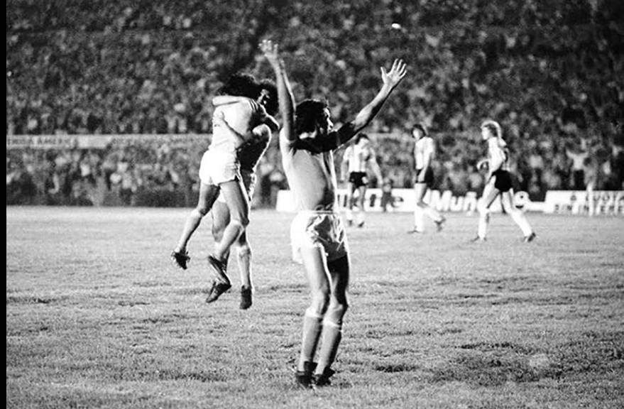 jptaborda74's tweet photo. 📅 31 de enero de 1979 🇺🇾⚽
Se cumplen 47 años del título de Uruguay en el Sudamericano Juvenil de Plata 🏆. 
Una campaña inolvidable que se cerró con triunfo 2-1 ante Paraguay 💙🤍💛
#UnaVueltaPorElPasado https://t.co/CcKGfQidnX
