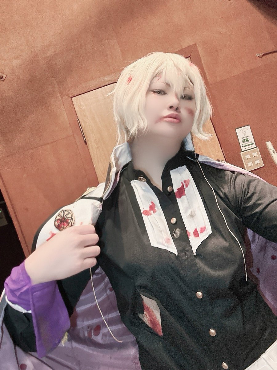 【COS・血糊・怪我表現あり】
えふぃれさん膝丸と戦闘血糊撮影もしてきました🦁🐍杞罹さんにとっても素敵な思い描いてた以上のお写真撮っていただいて感謝感謝でした🙏

弟にストップかけてくださいとお願いしておきながら、どんどん血塗れぼろぼろになる兄でした🩸
お2人ともありがとうございました🙏