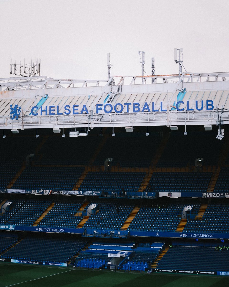 ChelseaFC's tweet photo. 💙 Matchday afternoon at the Bridge. 

#CFC | #CHEWHU https://t.co/Rh7qgwuR1c