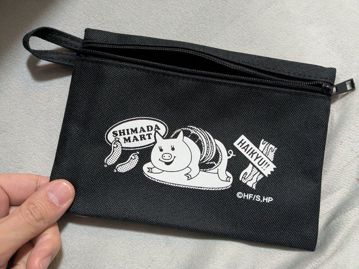 予定より早めに池袋に着いたからって軽い気持ちでアニメイトに行ったのが迂闊だったのだ…嶋田マートのポーチて…かわいい…