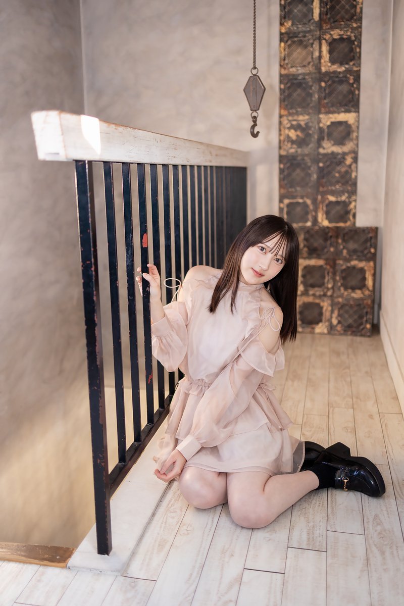 #今月の一枚　如月

橘 紫月 さん
<a href="/Sizuki_Fleur_/">橘 紫月_Fleur</a>

上弦の月に紫雲が触れる
真冬の窓から眺めている

檻の中から飛び立つ時に
そのためらいを消し去る時に

冬は終わり月は満ちる
桜の右で君が微笑む

#橘紫月 #nobu44pics