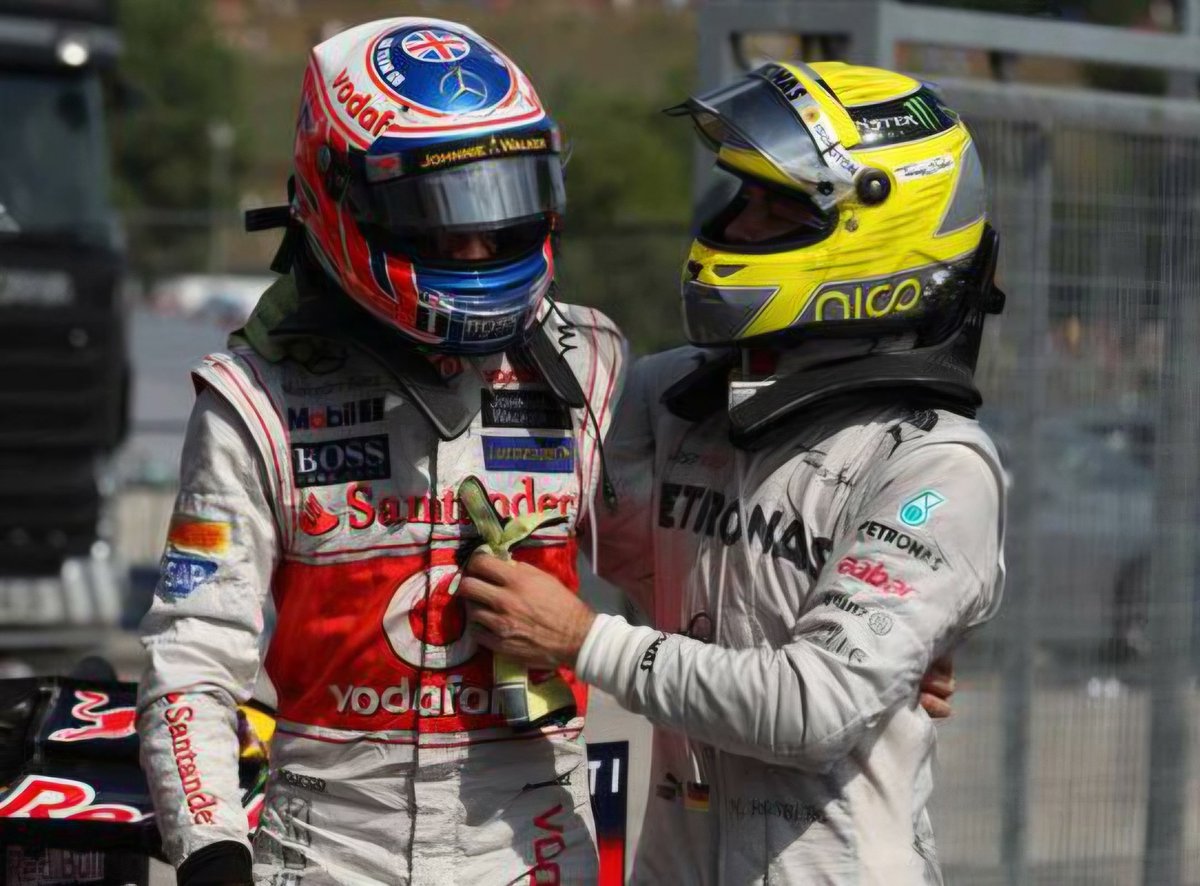 alcheemicall's tweet image. their hand placement in this photo is everything. i love princesscake