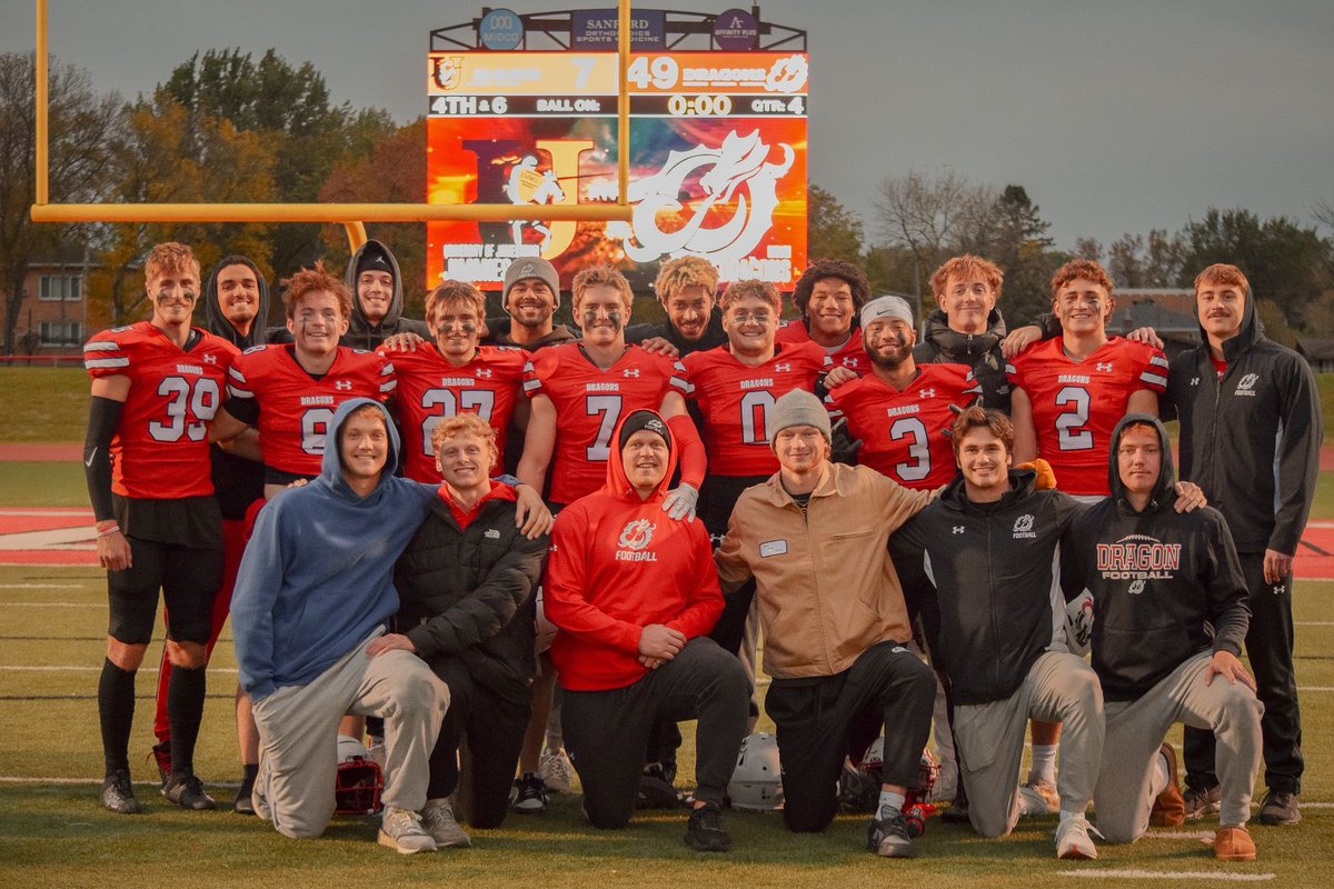 MSUM Dragon Football tweet media