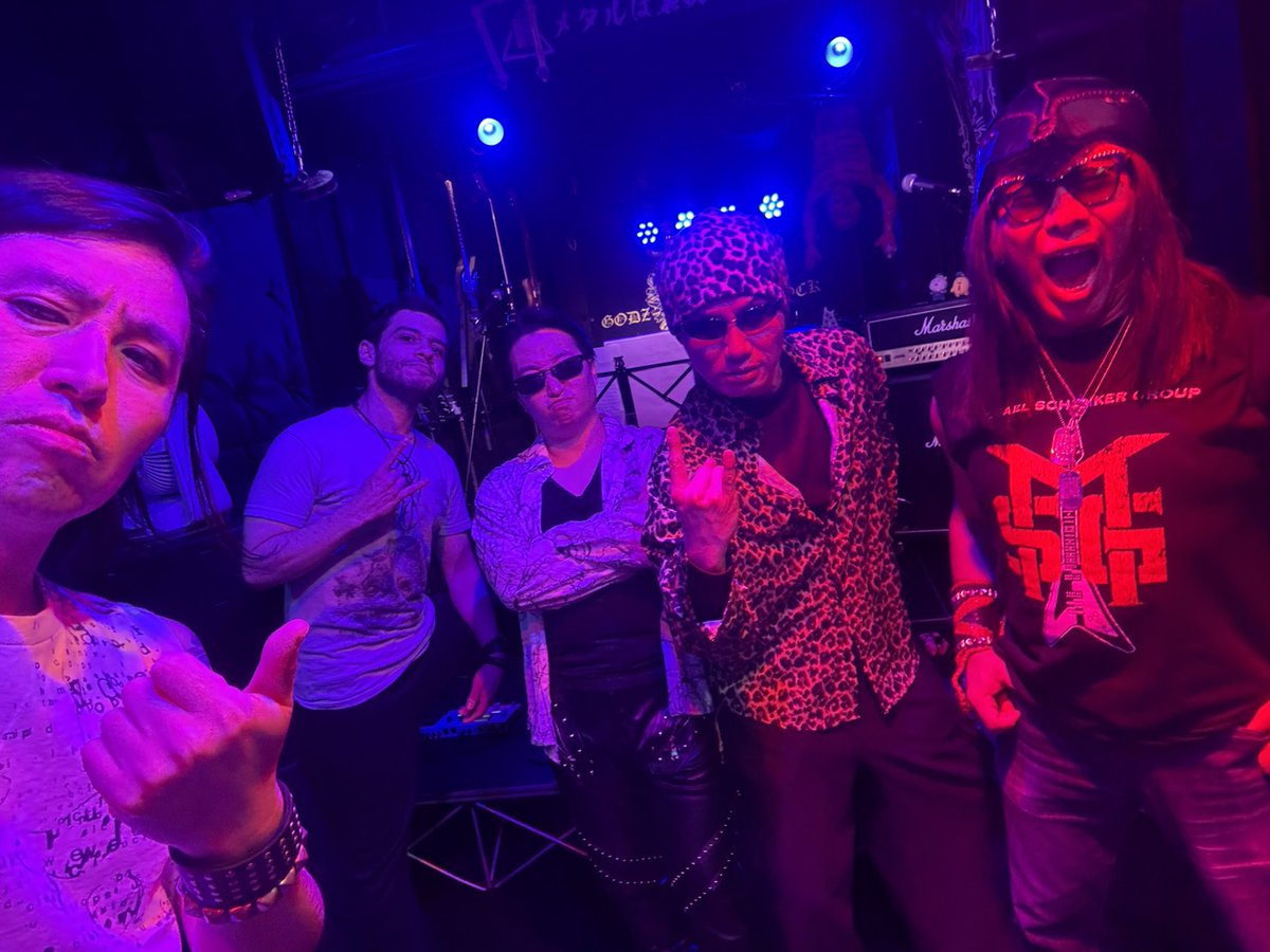 1月最後の日はゲリラギャングスタジオリハーサルの後、新宿のメタルバーGODZで箱バン・GBOXのLIVEでした。今回のGBOXはツインギターの助っ人にモハメド(from🇸🇦)が参加。厚みのある音になり、盛況のうちに終了しました。ご来場の皆さん、ありがとうございました！色んな国の人が楽しんでくれて何より🤘