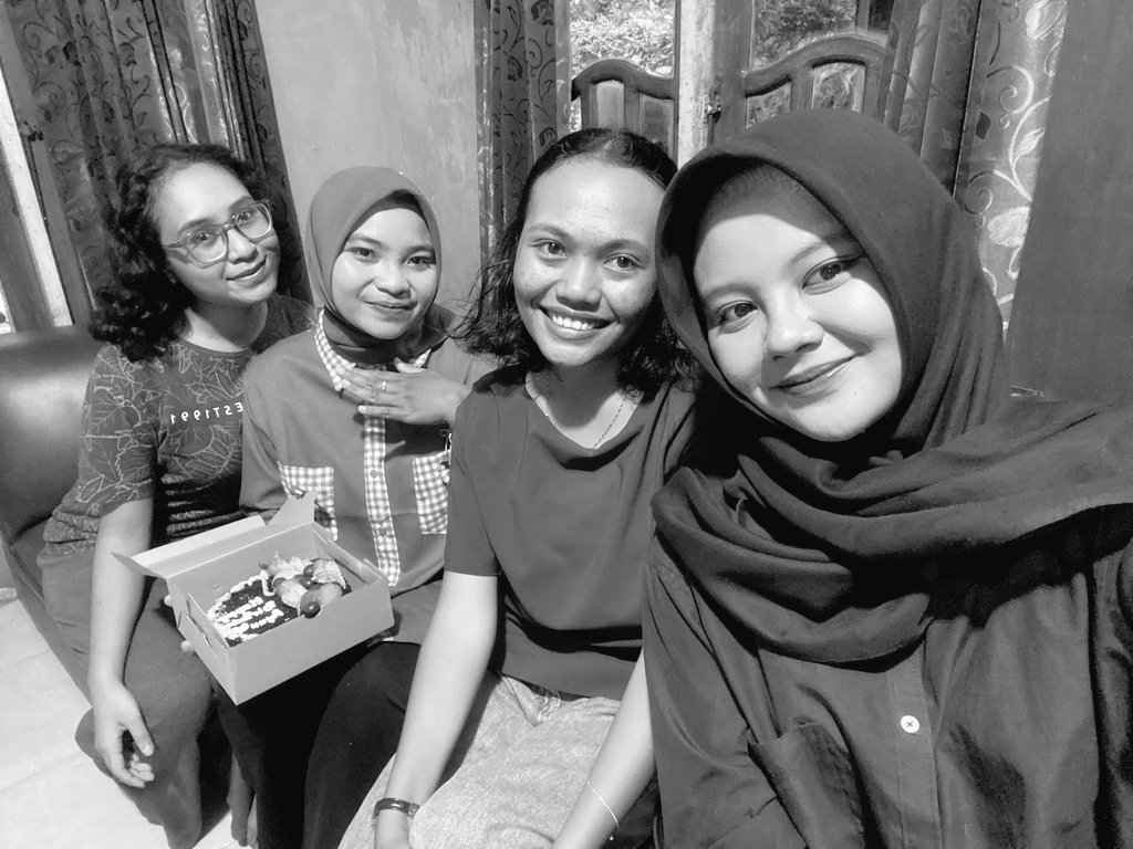 afaagain's tweet photo. cintaa cintaakuu, bahagia terus yaa semuaaa💘 https://t.co/wVsJEXEtfN