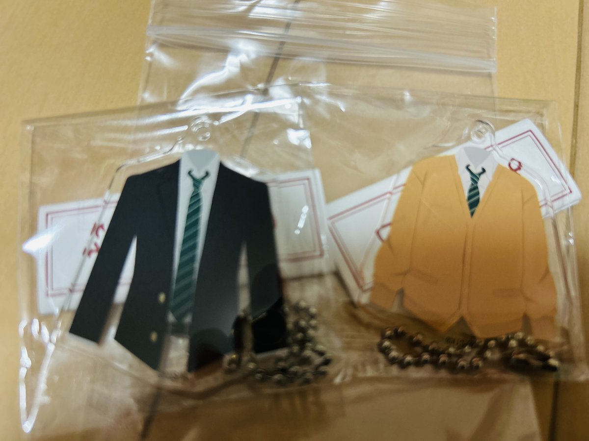 rin1127338's tweet photo. 修学旅行で仲良くないグループに入りました 交換

譲 写真の渡会、仲里
求 同種日置（買い取り）
大阪での手渡し又は郵送 https://t.co/nNL35cHVCR
