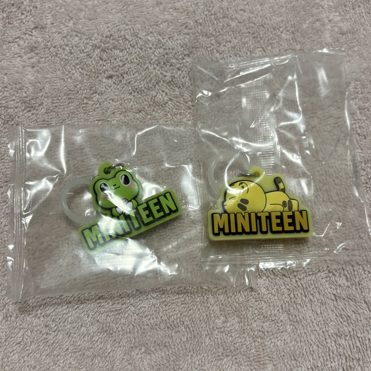 jyon0316's tweet photo. SEVENTEEN セブチ ガチャ
MINITEEN ミニティーン 
ぷっくりめじるしアクセサリー 交換

譲→ミンハオ、ホシくん

求→ジョンハン

2：1の交換で構いませんので、可能な方がいましたらリプかDMお願いいたします。 https://t.co/AXqRudrJWn