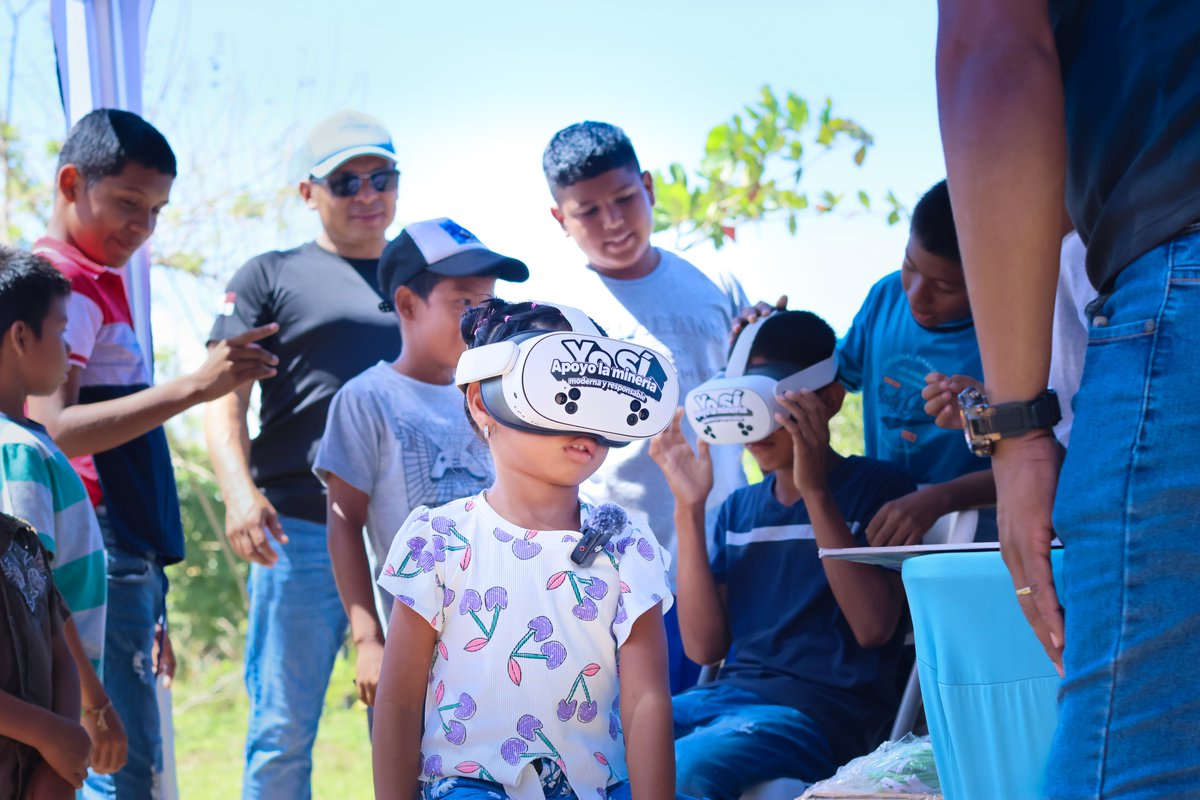 ⚽️🤝 Más espacios para compartir y crecer en Río Diego

Como parte del trabajo que venimos realizando en nuestras comunidades vecinas, acompañamos a la comunidad de Río Diego en la inauguración de nuevas facilidades para su campo deportivo, un proyecto desarrollado con apoyo de