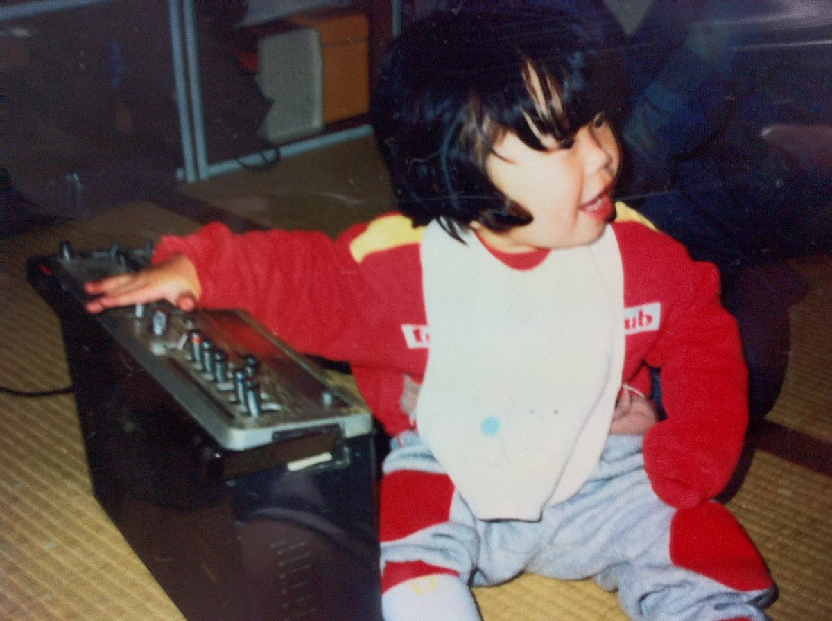 本日また一つ歳を重ねました🎂
産んでくれた親、仲間や応援して下さる皆様にも改めてありがとうございますと伝えたいです✨
皆んながいて頑張れるし前を向ける。
新しいフェーズにいっても楽しく自分らしく生きていきたいと思っているので引き続き応援お願いします🙇‍♂️
幼き頃のBGIRL姿置いておこ。笑