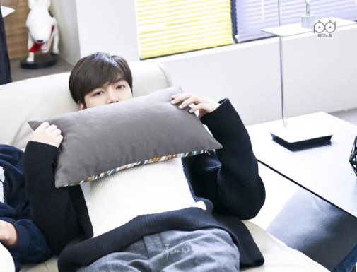 LeeMinhoap's tweet photo. ✌️🌹 https://t.co/k322xtrAdY