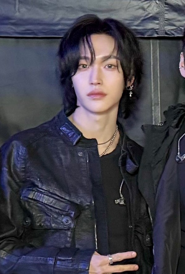 bbinistar_'s tweet image. 너무조으시다.....흑발님🧎‍♀️