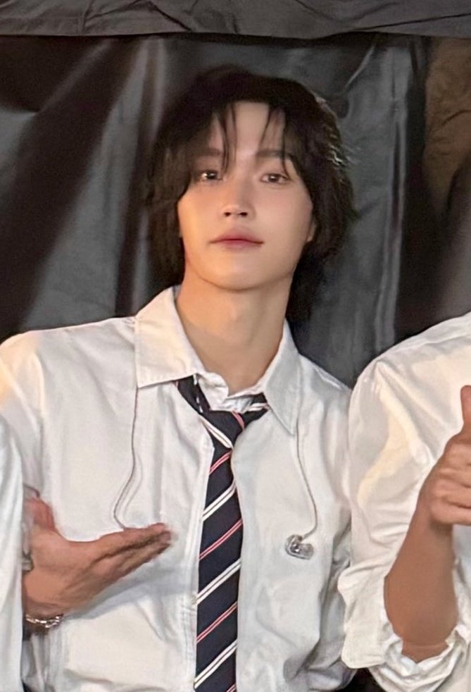 bbinistar_'s tweet image. 너무조으시다.....흑발님🧎‍♀️