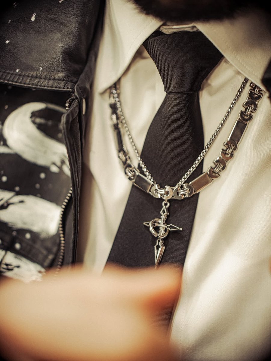 Eyes that speak. Presence that commands.

Frame: <a href="/kkundrra/">Karan Kundrra</a> 
Shot by: <a href="/thatnikhil66/">That Nikhil</a>