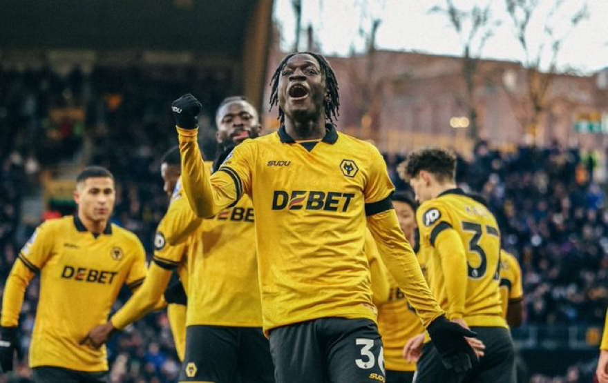 goalsside's tweet photo. Mateus Mane in the PL so far this season:

2 G⚽️ALS
An 🅰️SSIT

He’s just 18 years old 🏴󠁧󠁢󠁥󠁮󠁧󠁿🐺 https://t.co/Pe3U97qKPY