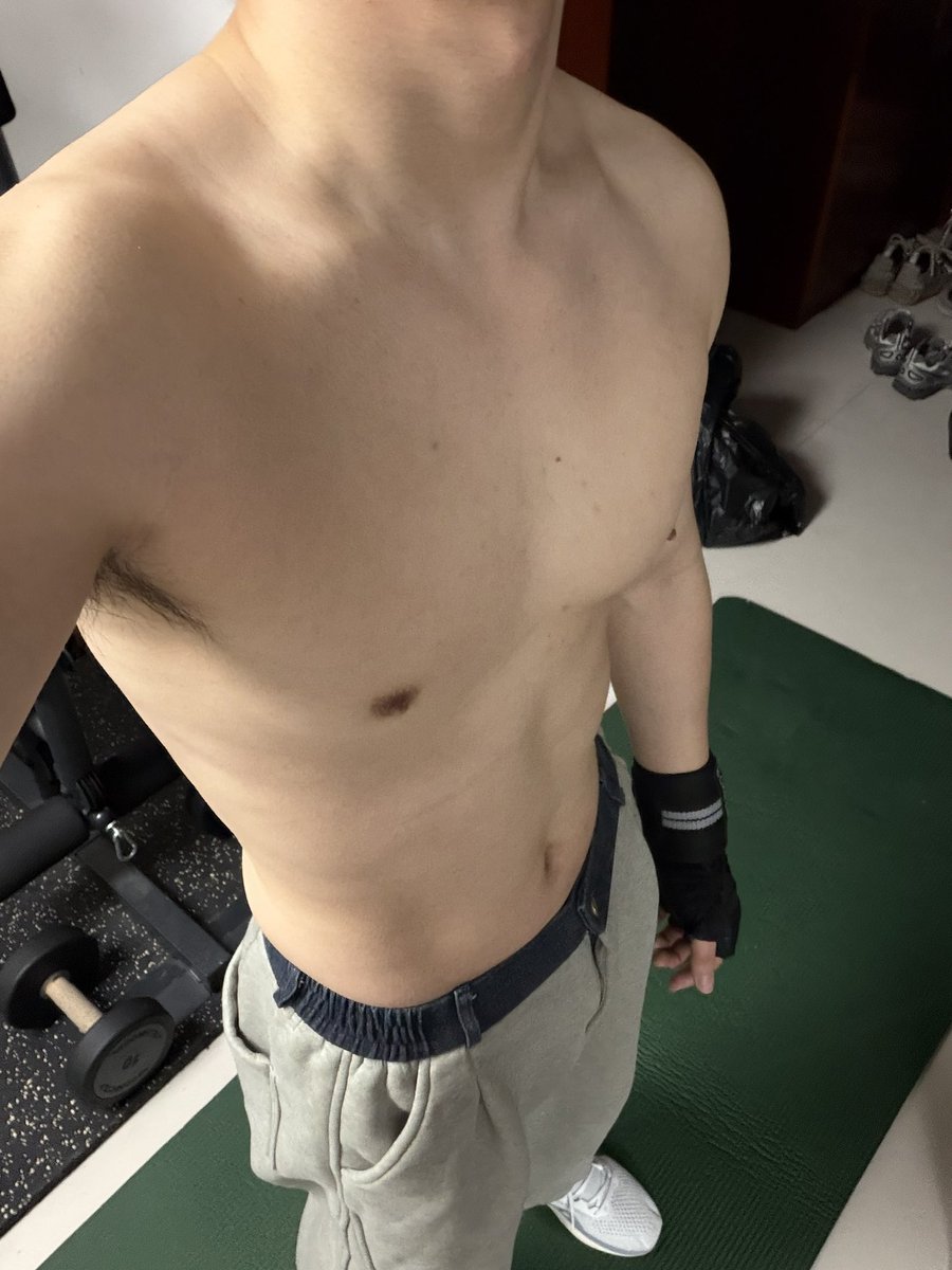 西安在逃肉夹馍 tweet media