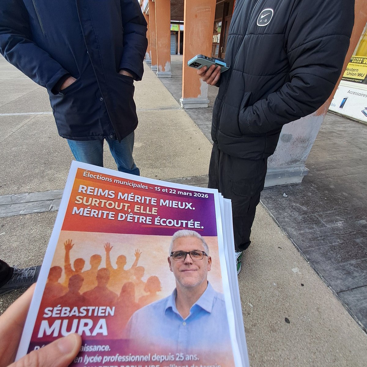 DonnezdeLaVoix's tweet photo. Distribution de tracts aujourd'hui dans le quartier Orgeval à Reims. De beaux échanges avec les habitants, à l'écoute des idées, des attentes et des préoccupations de chacun. Un moment important de proximité et de dialogue citoyen en vue des municipales 2026.
#Reims #Orgeval https://t.co/LSfsP3sCfl